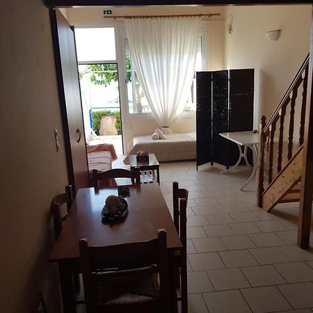 דירות Tolofón Schinas Apts. חדר תמונה